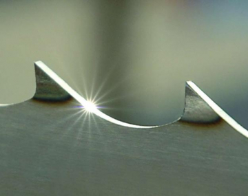 Як заточити стрічкову пилу?